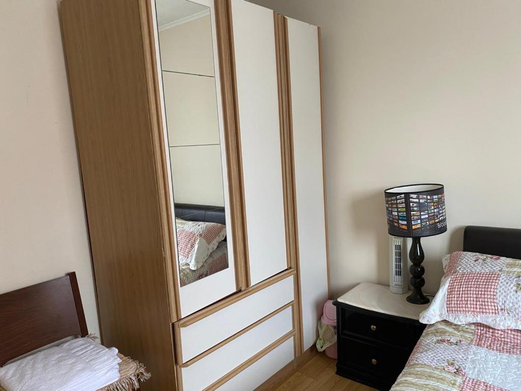 Specious Room In Northolt Northolt  Zewnętrze zdjęcie